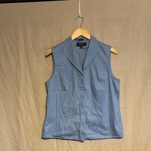 Jones New York Sleeveless Light Blue Button-Front Blouse